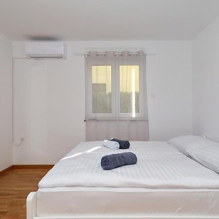 Apartments Oliva Vrsi Exterior photo