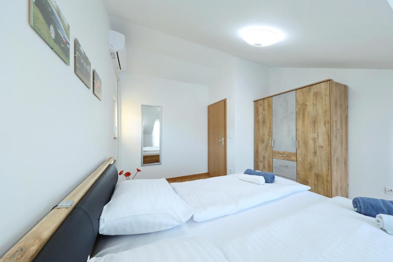 Apartments Oliva Vrsi Exterior photo