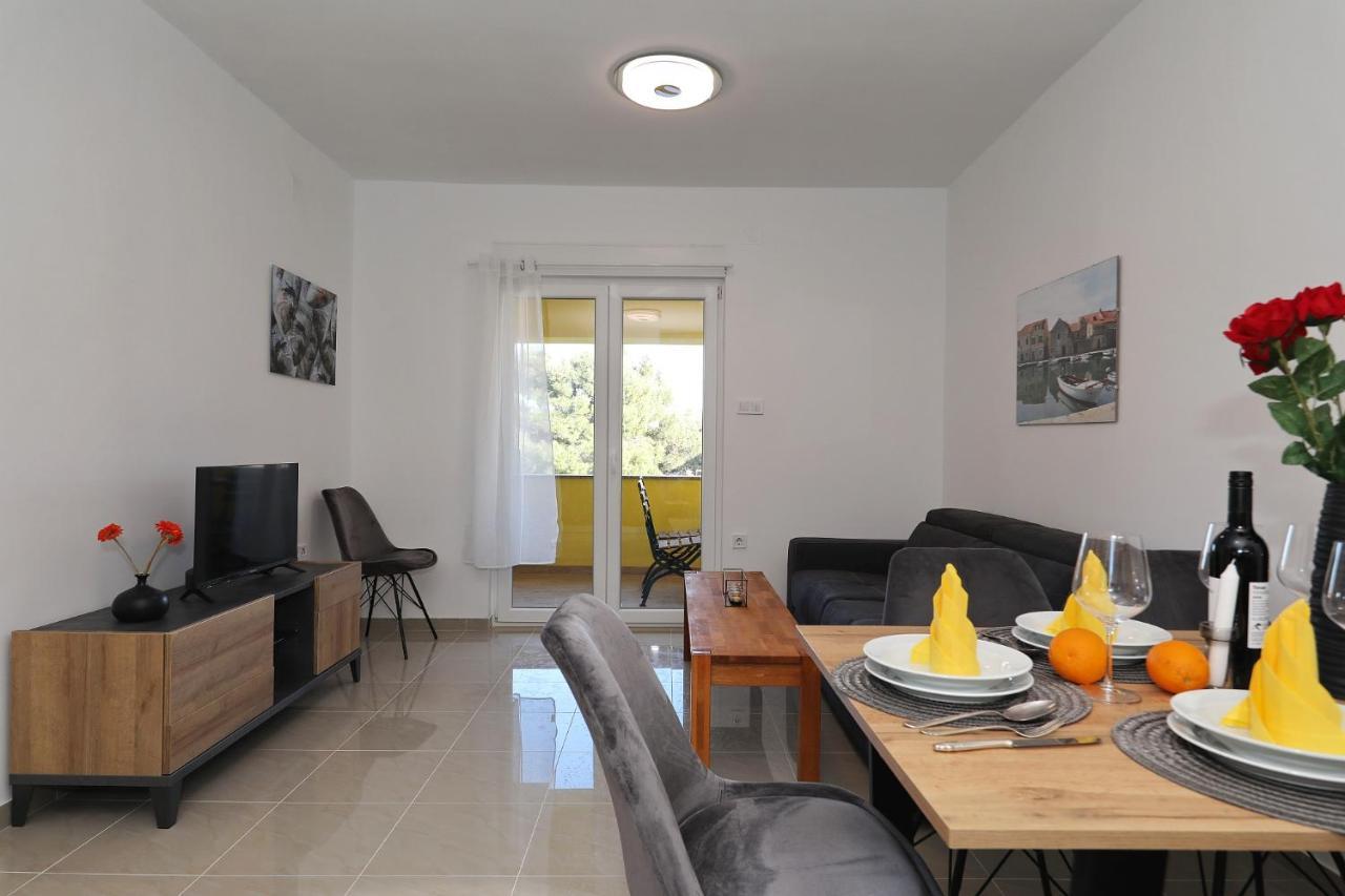 Apartments Oliva Vrsi Exterior photo